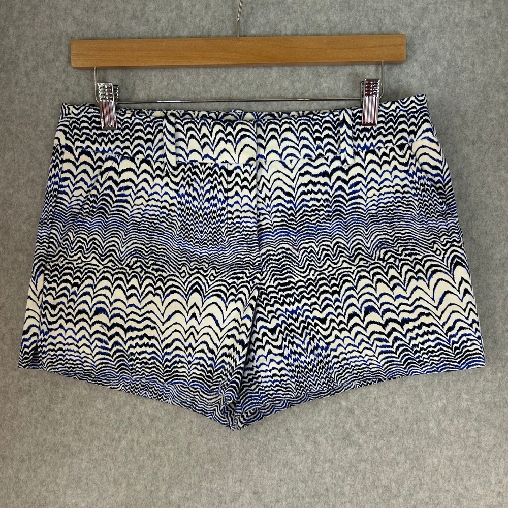 Trina Turk Corbin Shorts Blue White Wavy Geo Print Cotton Summer Womens Size 4